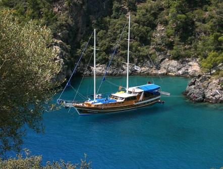 Anchored for lunch in quiet cove!