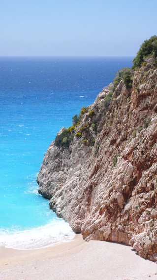 Clear blue water of Kaputas beach