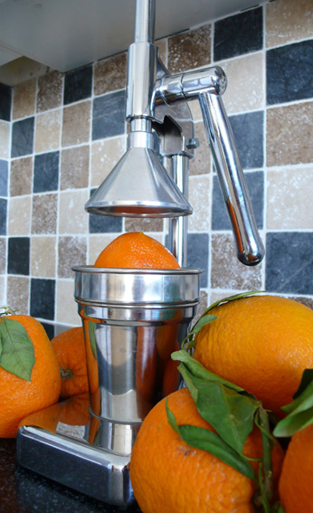 Chrome retro orange press for fresh juice
