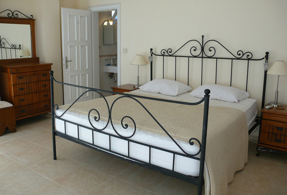 Master bedroom with en-suite bathroom