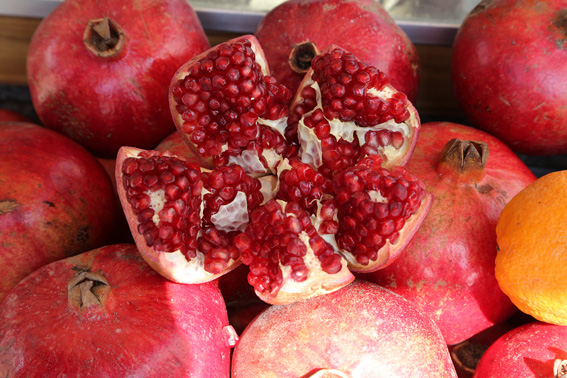 Fresh pomegranite, a Turkish favourite